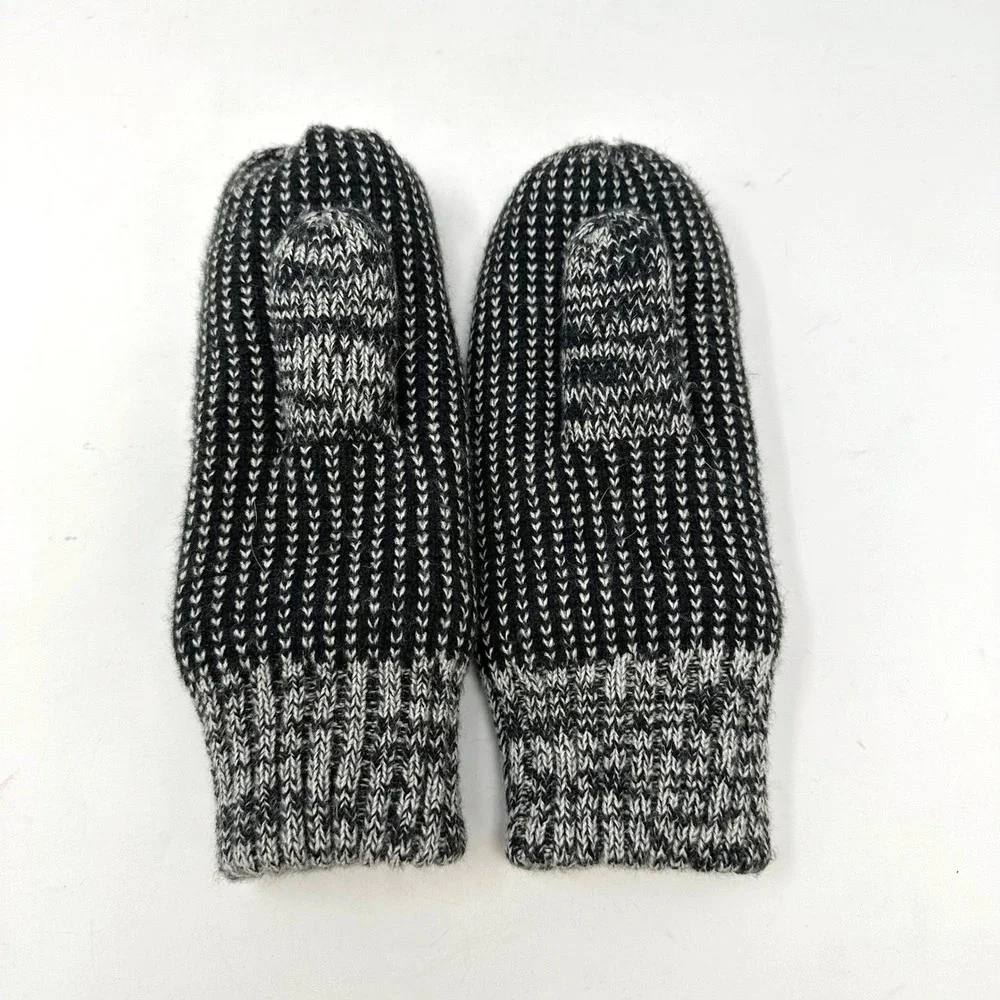 L.L. Bean Knit Sherpa Lined Mittens Black OS‎